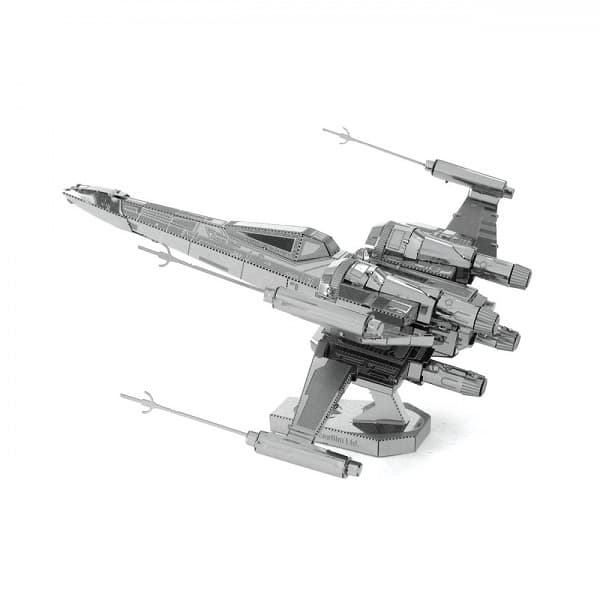 Maquette miniature du vaisseau spatial intergalactique X-Wing de Star Wars.