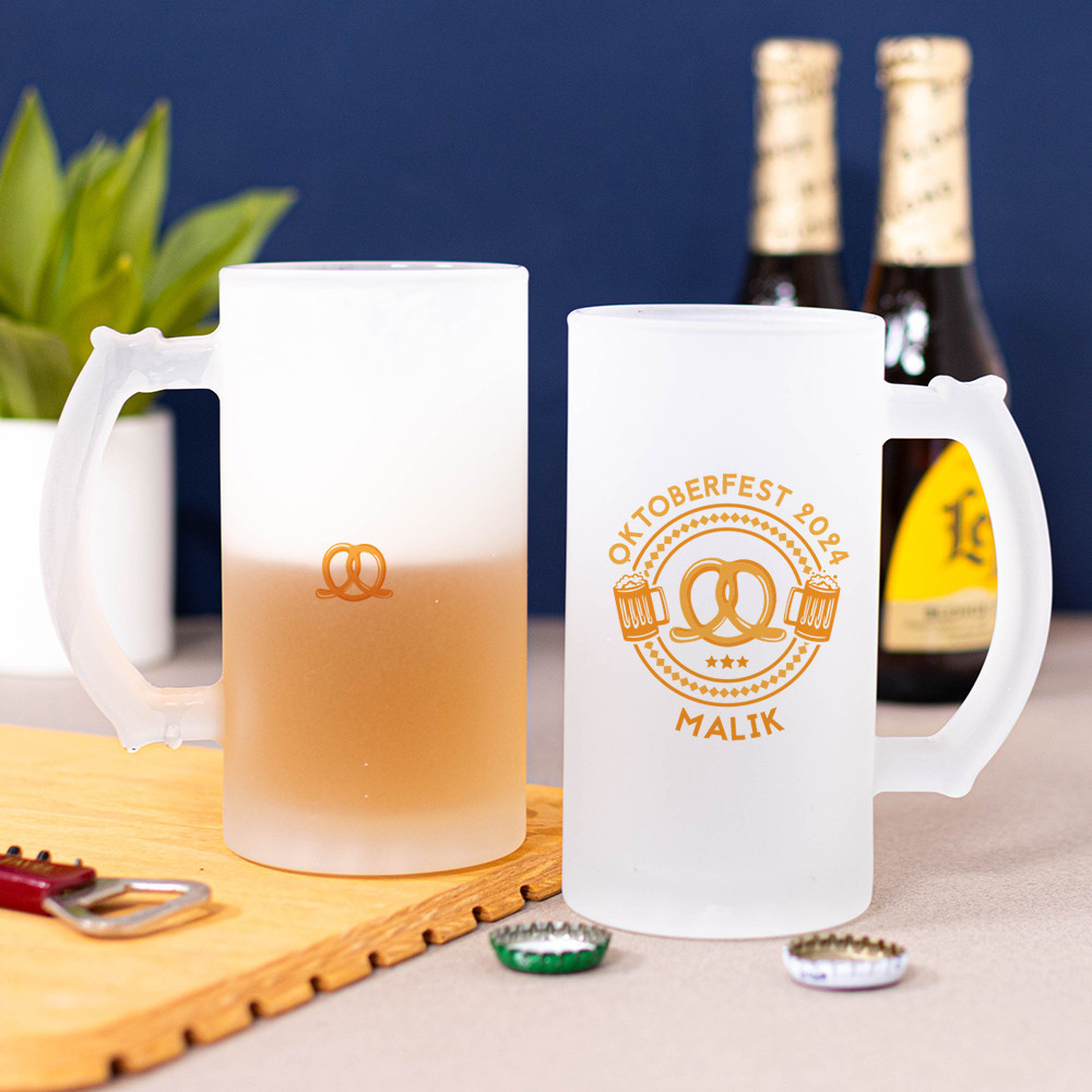 Chope à bière gravée style Oktoberfest fête de la bière