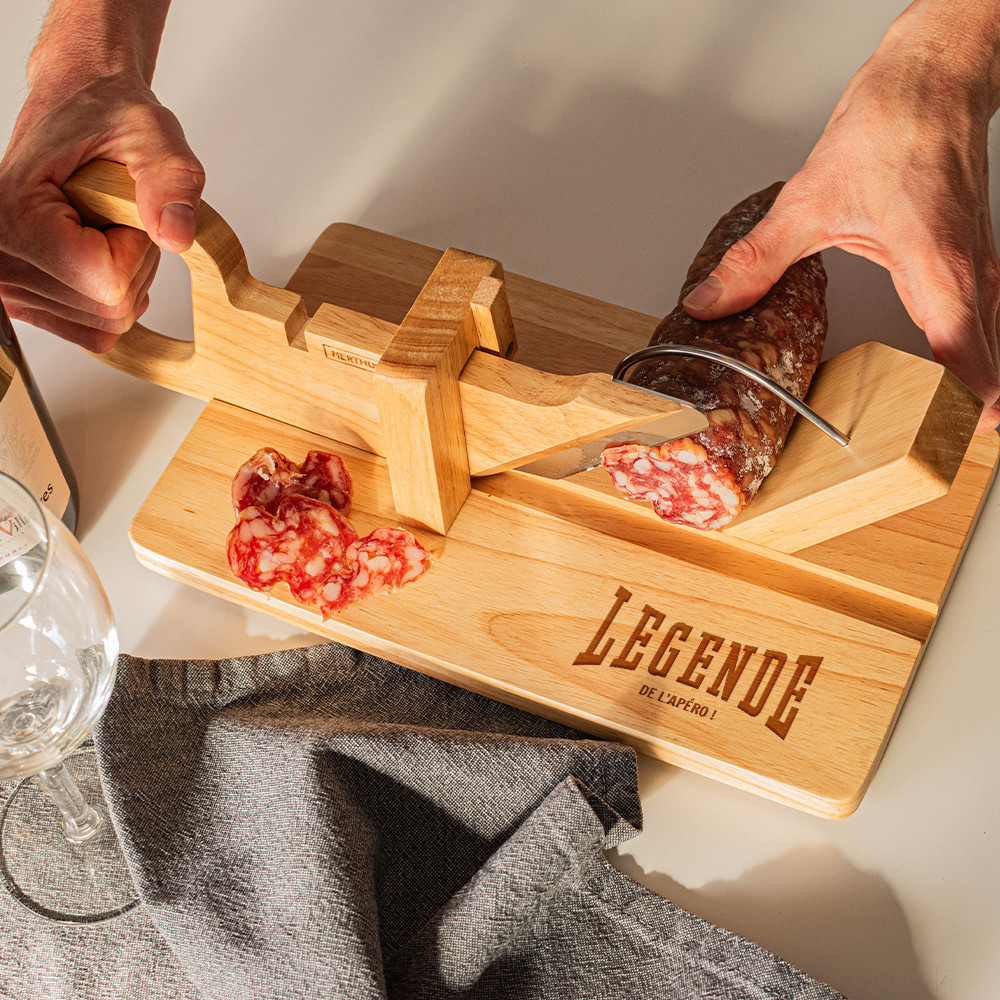 Guillotine à saucisson en bois légende personnalisée